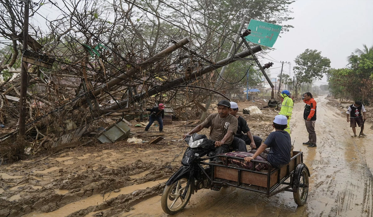 Tantangan Medan dan Cuaca Ekstrem