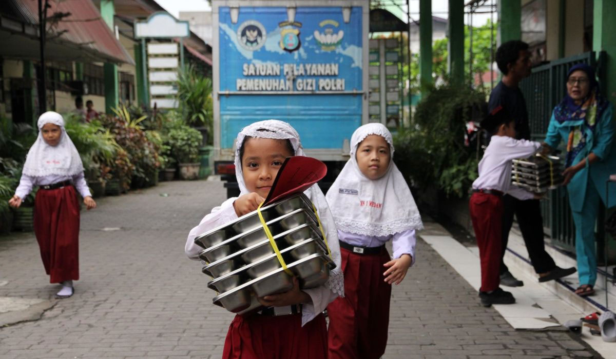 Bantahan BGN soal Anggaran MBG Rp15 Ribu per Porsi